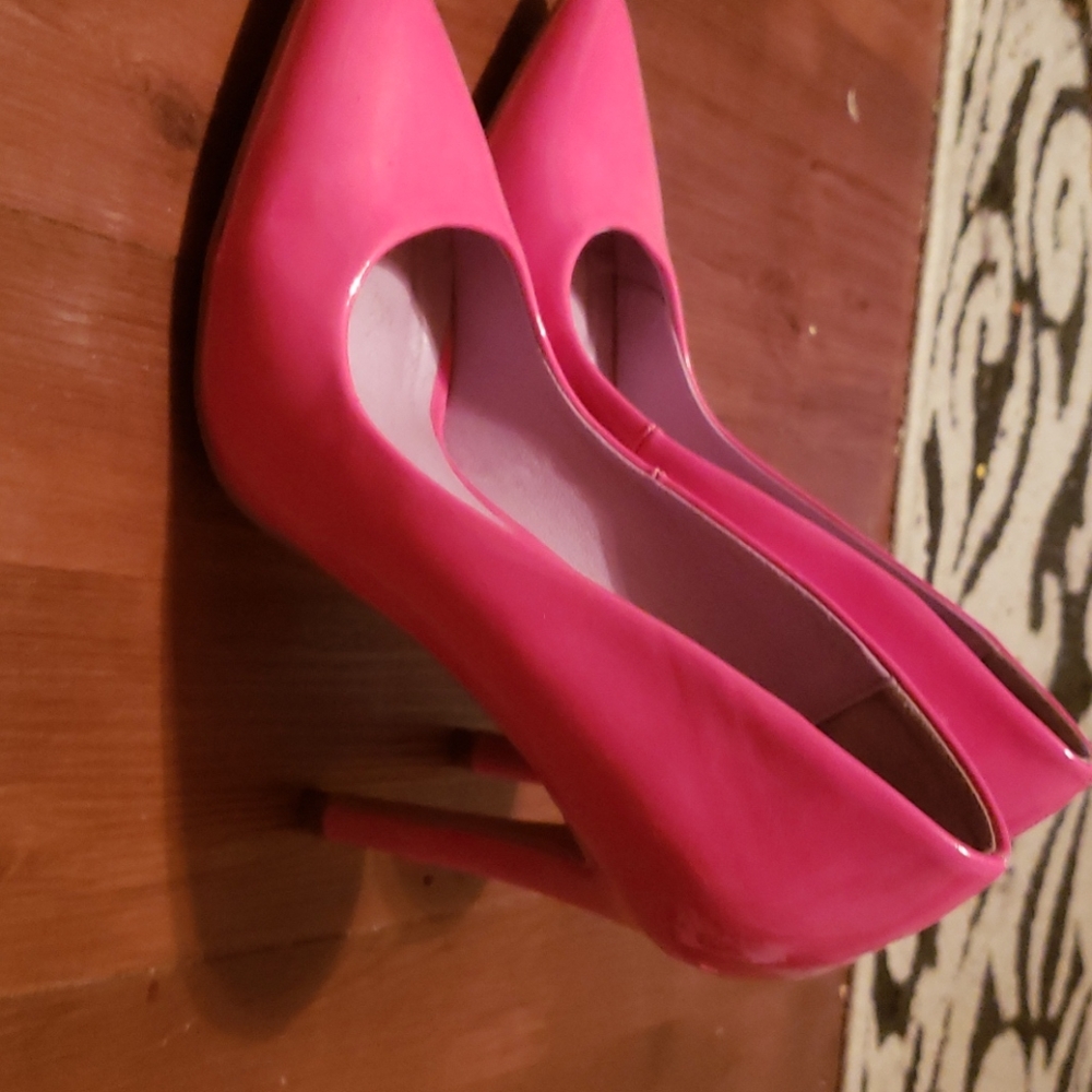 Shoes - Picture 2 of 2